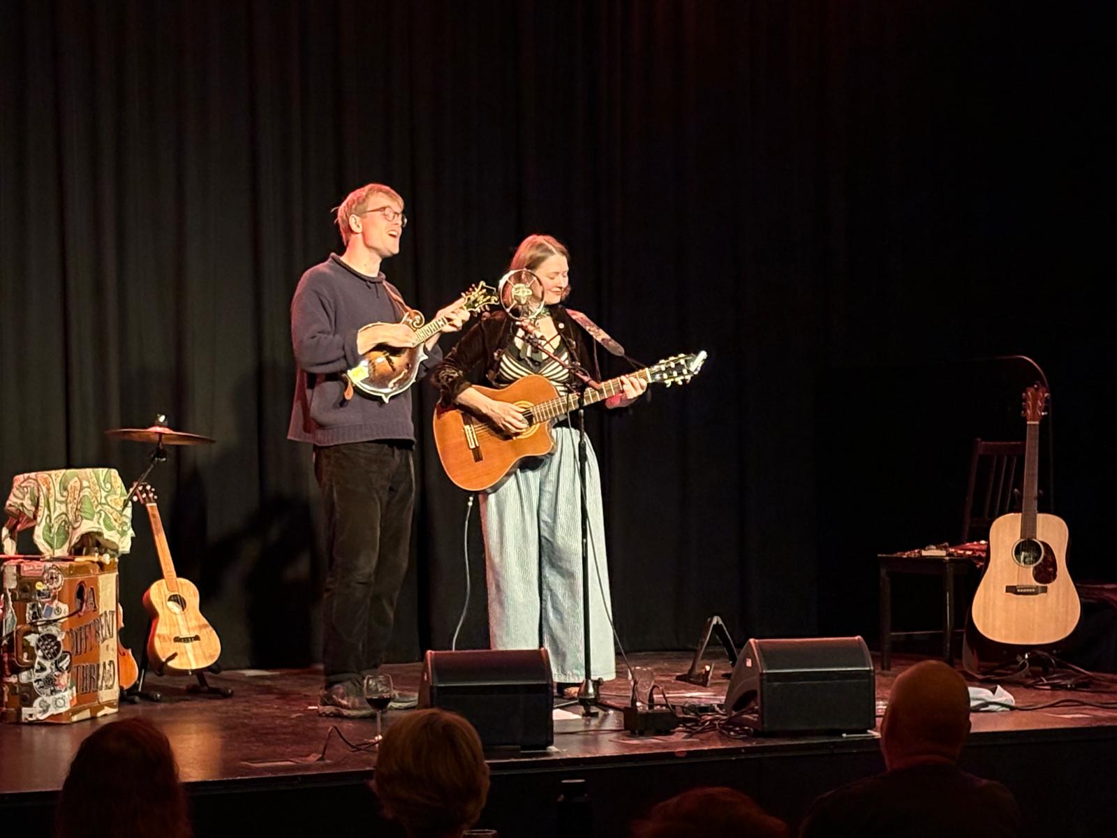 I-Sha-Vii and Michael Warburton performing on guitar and mandolin